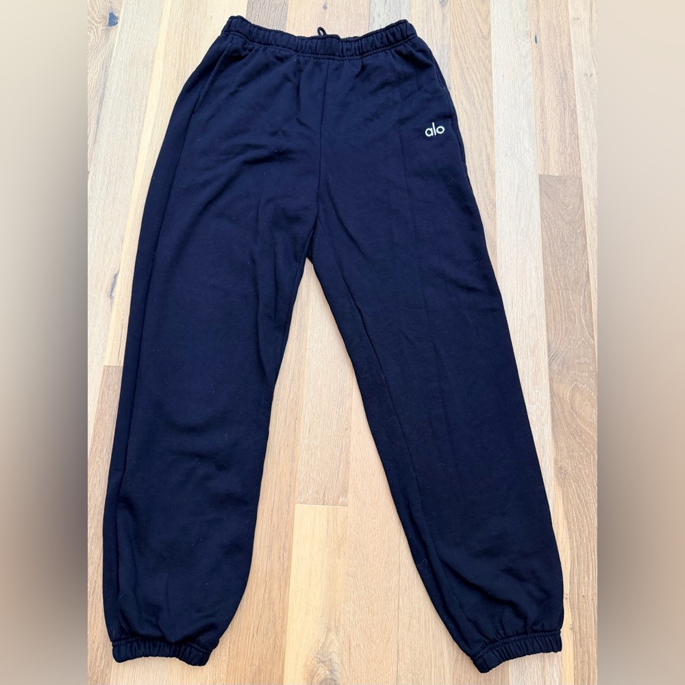 ALO Accolade Black SweatPants Size Medium Like New